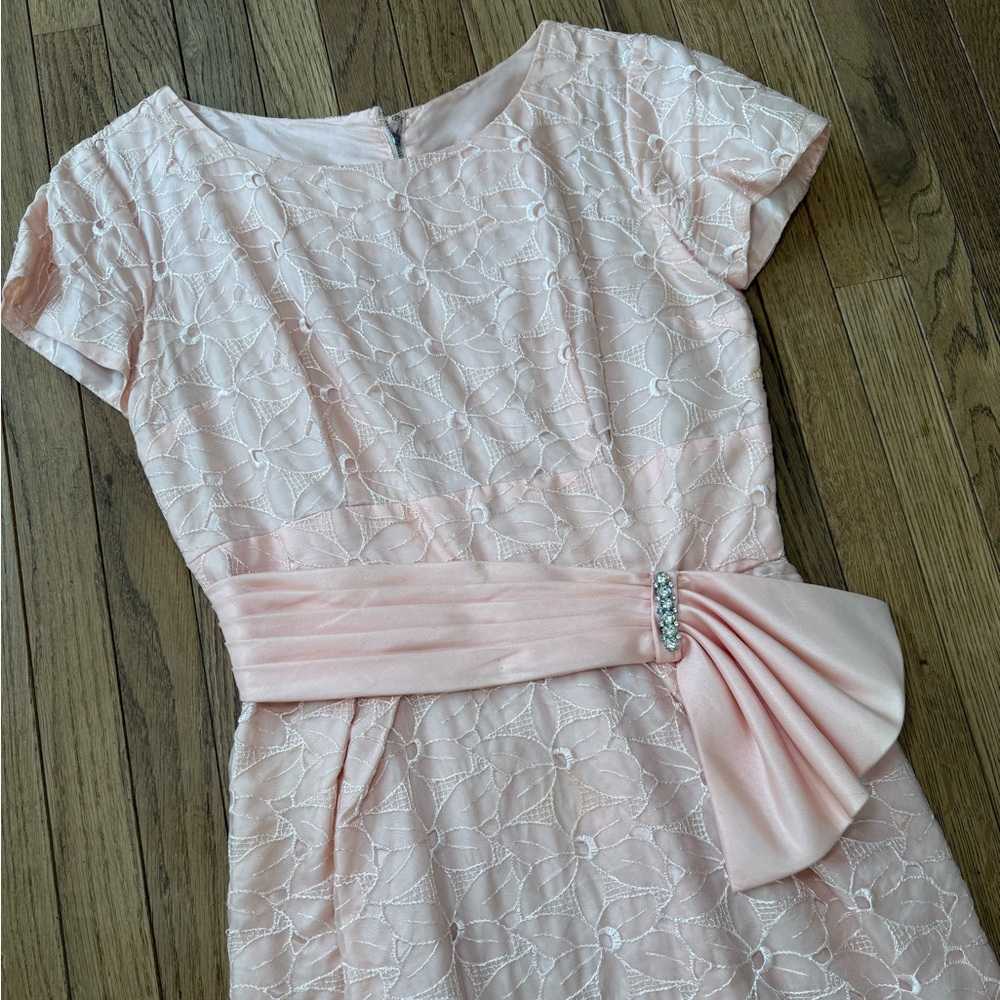 1960s LIGHT PINK EYELET WIGGLE DRESS MEDIUM